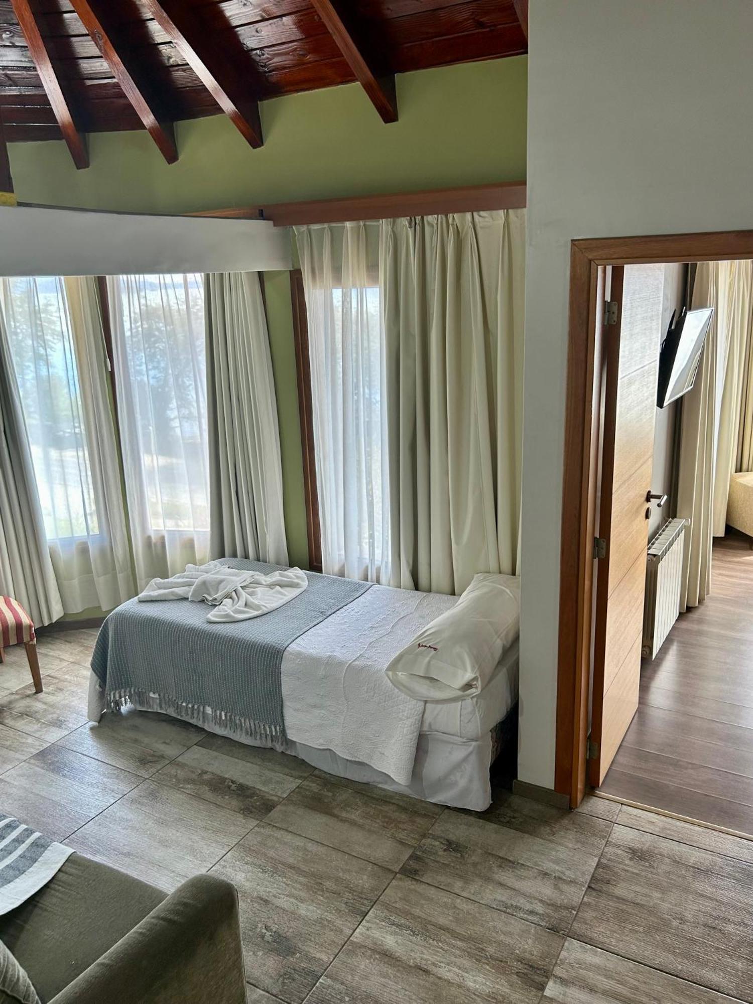 Bahia Paraiso Apart & Suites Сан-Карлос-де-Барілоче Екстер'єр фото