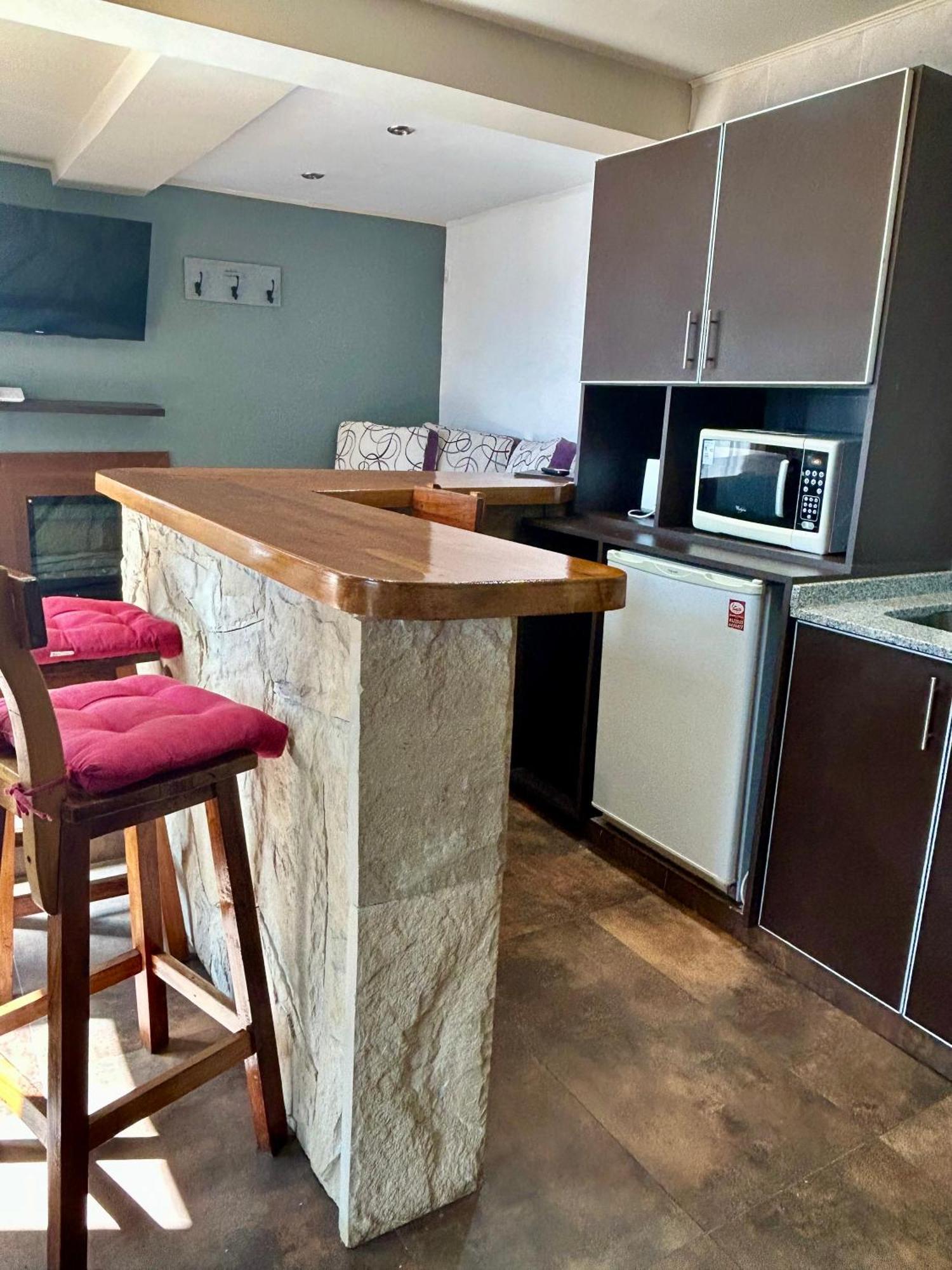 Bahia Paraiso Apart & Suites Сан-Карлос-де-Барілоче Екстер'єр фото