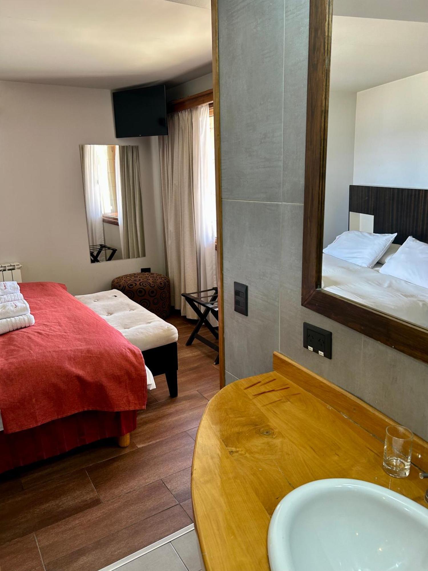 Bahia Paraiso Apart & Suites Сан-Карлос-де-Барілоче Екстер'єр фото