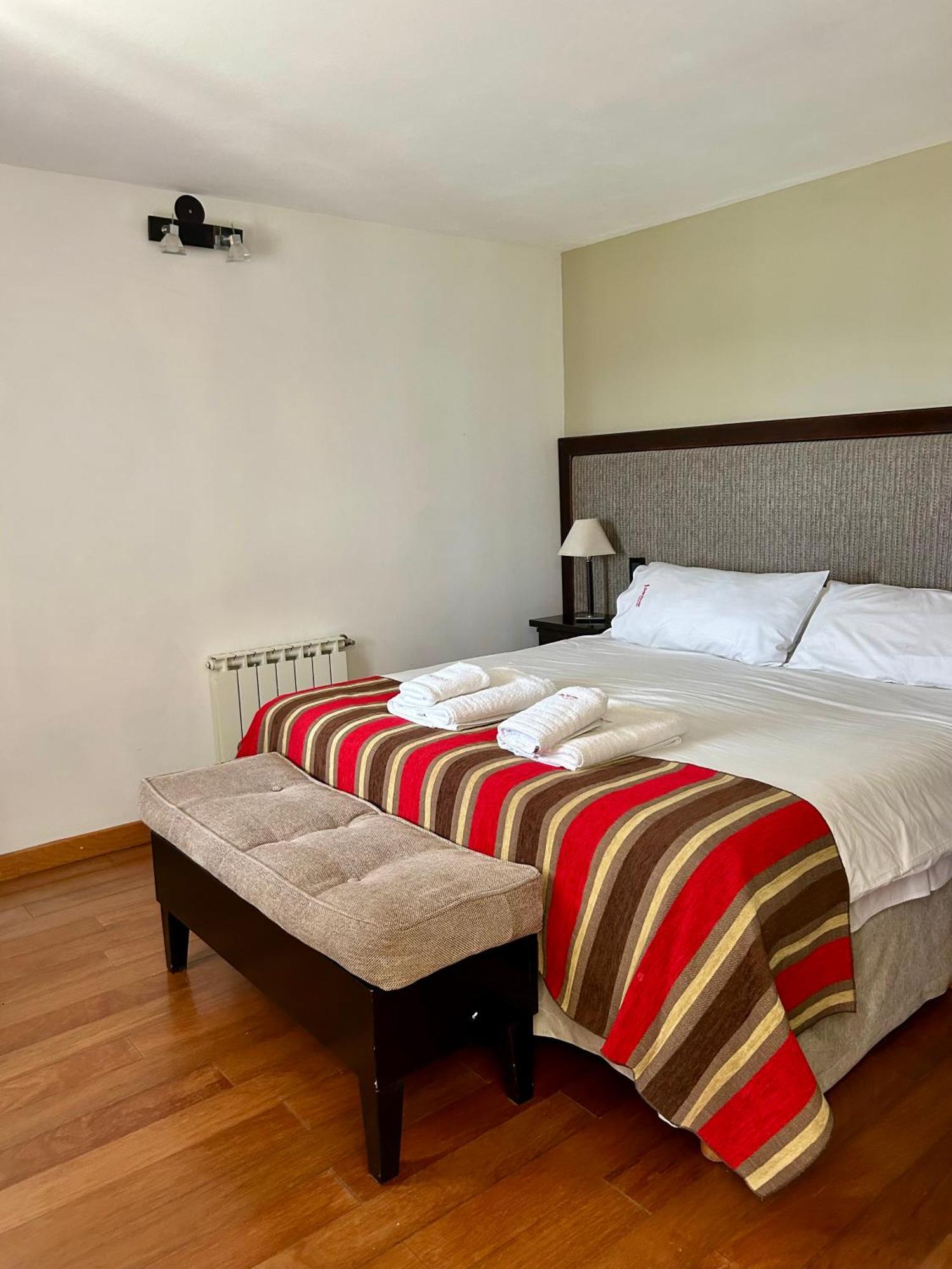 Bahia Paraiso Apart & Suites Сан-Карлос-де-Барілоче Екстер'єр фото
